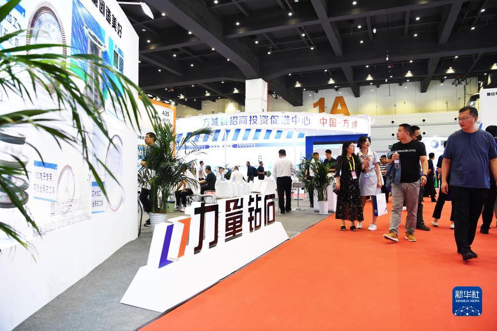 威尼斯app官方手机下载